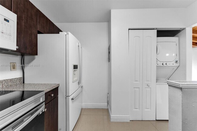 Building Photo - 6614 SW 114th Pl