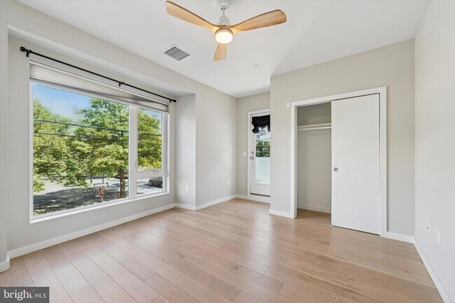 Building Photo - 120 W Oxford St