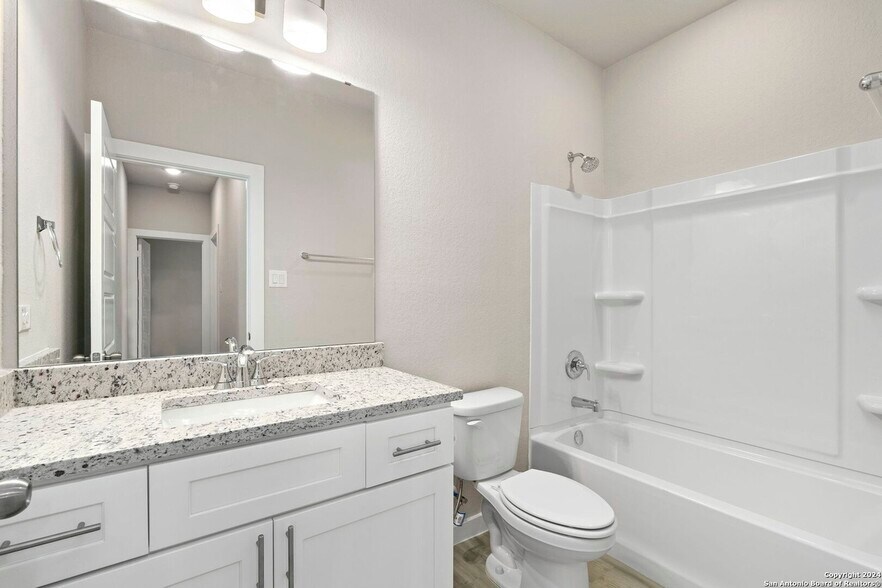 Building Photo - 510 Carol Crest St