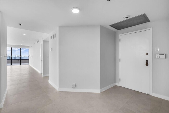 Building Photo - 251 Crandon Blvd
