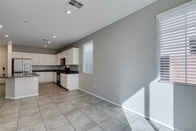 Building Photo - 1027 Huckburn Ave