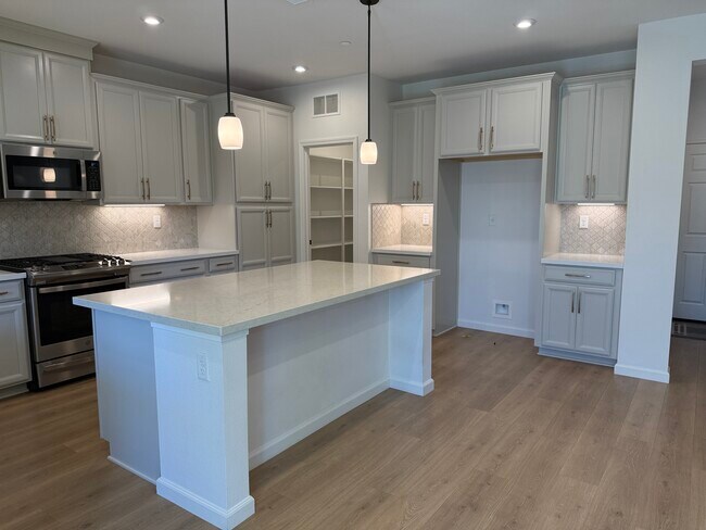 Building Photo - 1580 Blue Moon Ln