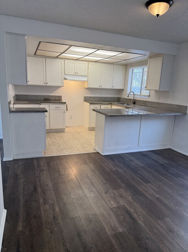 Building Photo - 2366 Bullard Ave