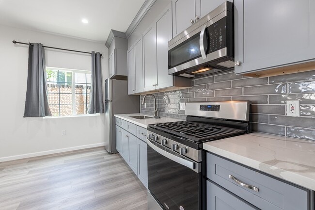 Building Photo - 10136 Forbes Ave