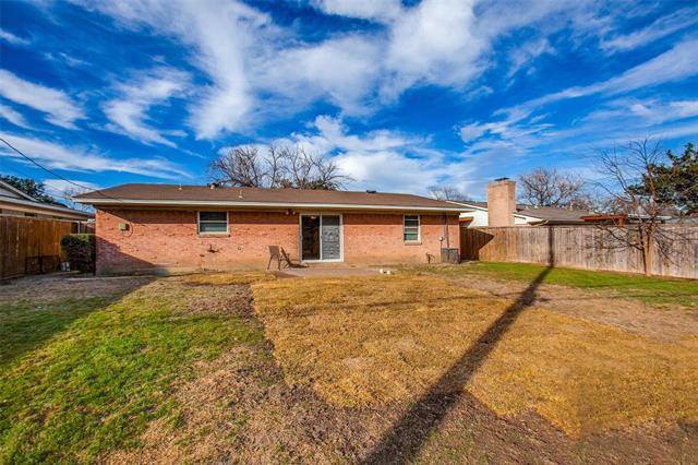 Building Photo - 823 Wisteria Way