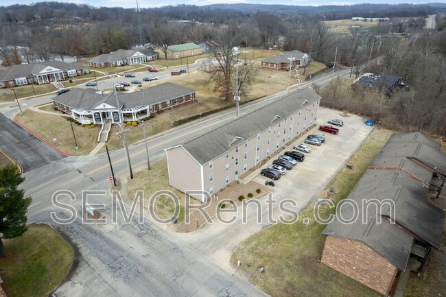 Building Photo - 3 Village Dr
