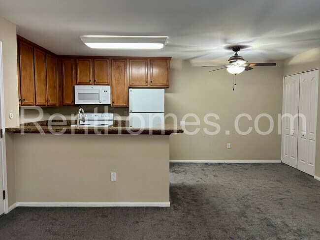 Building Photo - 3456 Castle Glen Dr