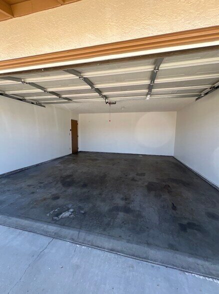 Building Photo - 701 Commercial Ave