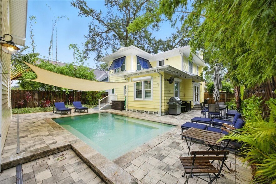 Building Photo - 221 13TH Ave