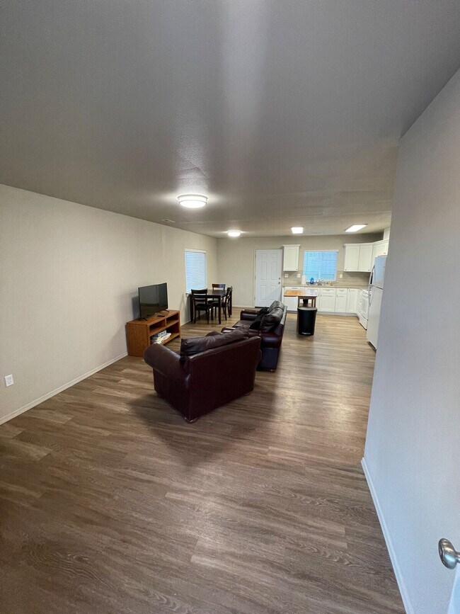 Building Photo - 601 S Kent St