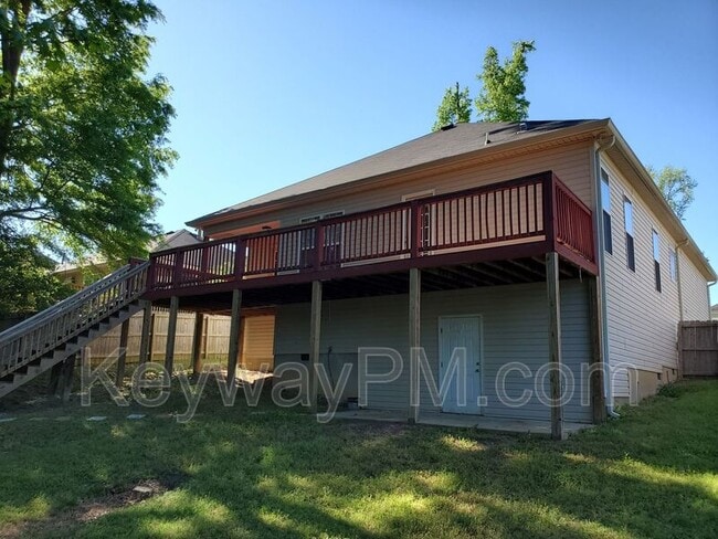 Building Photo - 808 Tyler Woods Dr