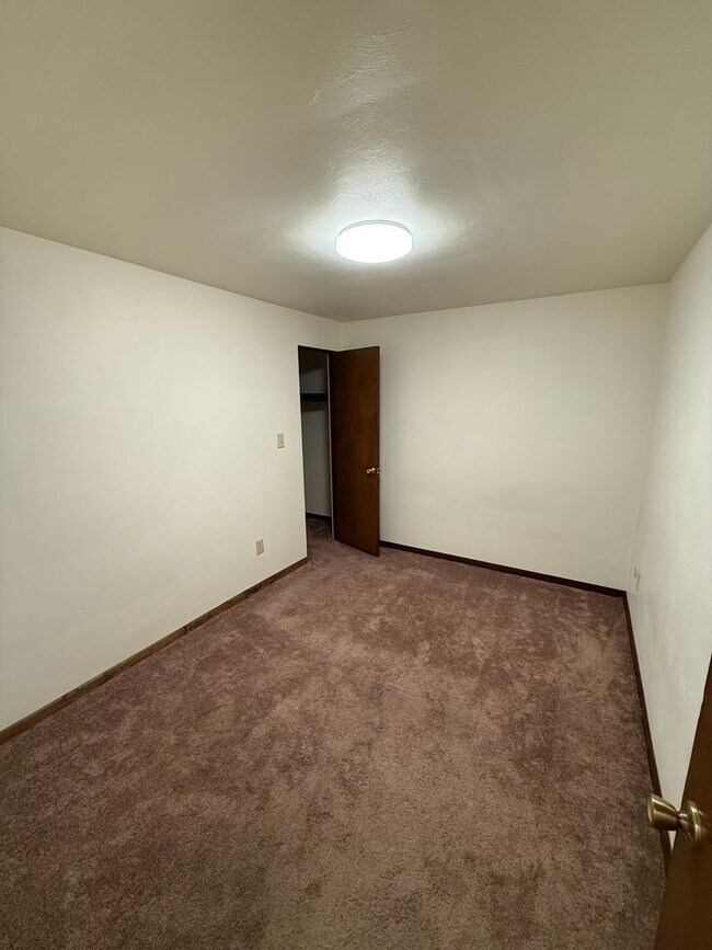 Building Photo - 802 Horner St