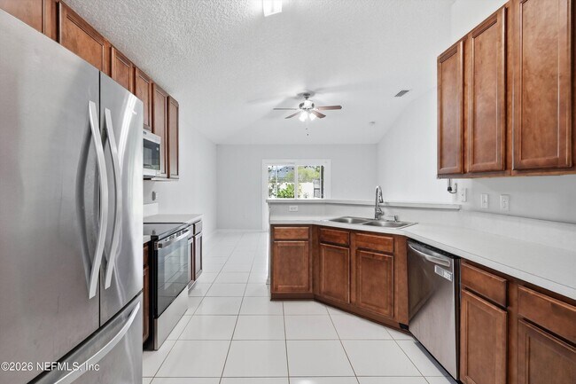 Building Photo - 9847 Sailor Dr
