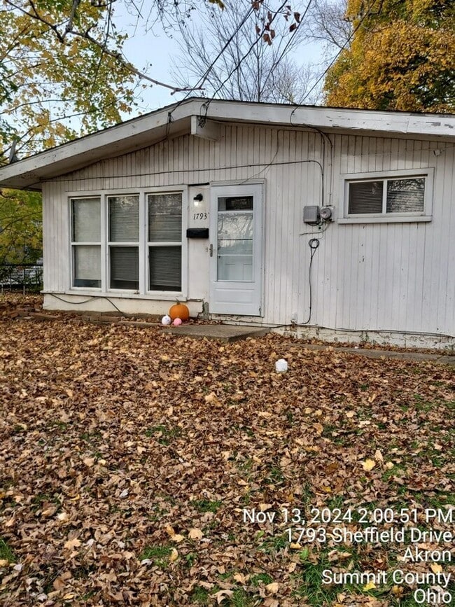 Building Photo - Beautifully Renovated 3 bedroom