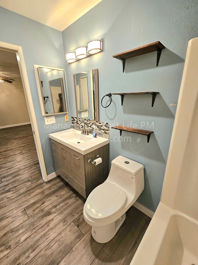 Building Photo - 603 SE 148th Ave