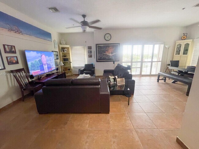 Building Photo - 9008 Collins Ave