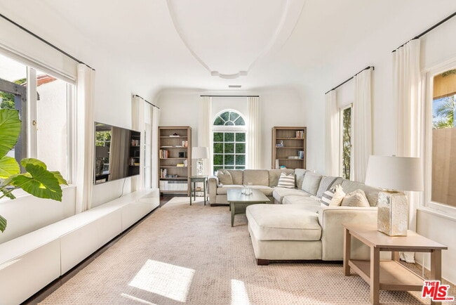 Building Photo - 360 Canon Dr