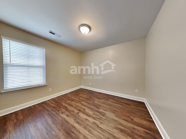 Building Photo - 109 Instructor Ct