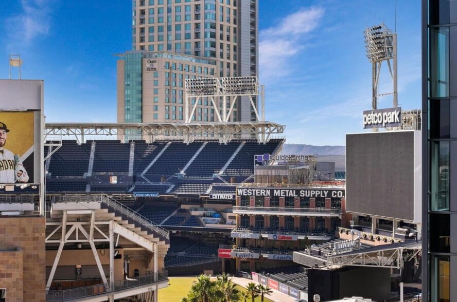 Building Photo - 321 10th Ave