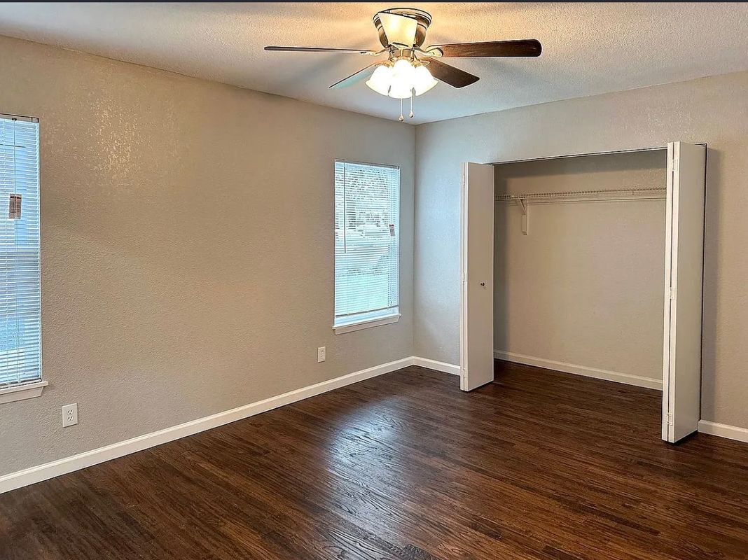 Building Photo - 211 Wanda Dr