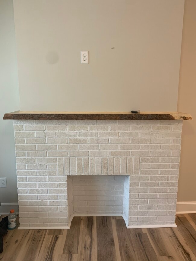 Building Photo - 1107 S Champion Ave