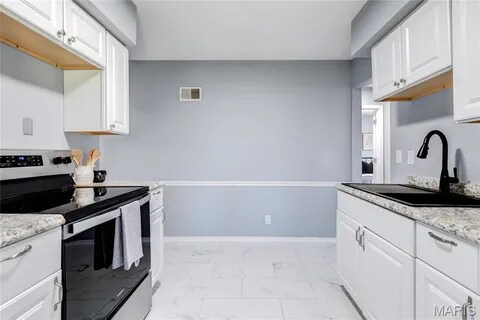 Building Photo - 9427 Yorktown Dr