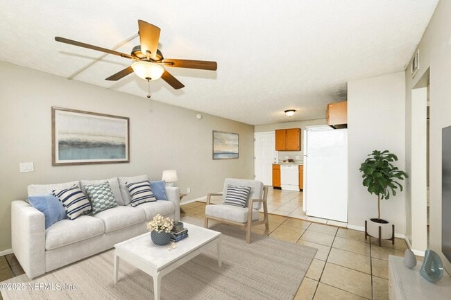 Building Photo - 1012 2nd St S