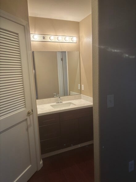 Building Photo - 5431 Sanchez Dr