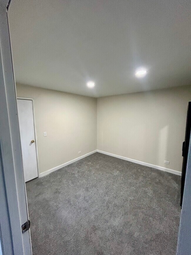 Building Photo - 207 Walker Dr