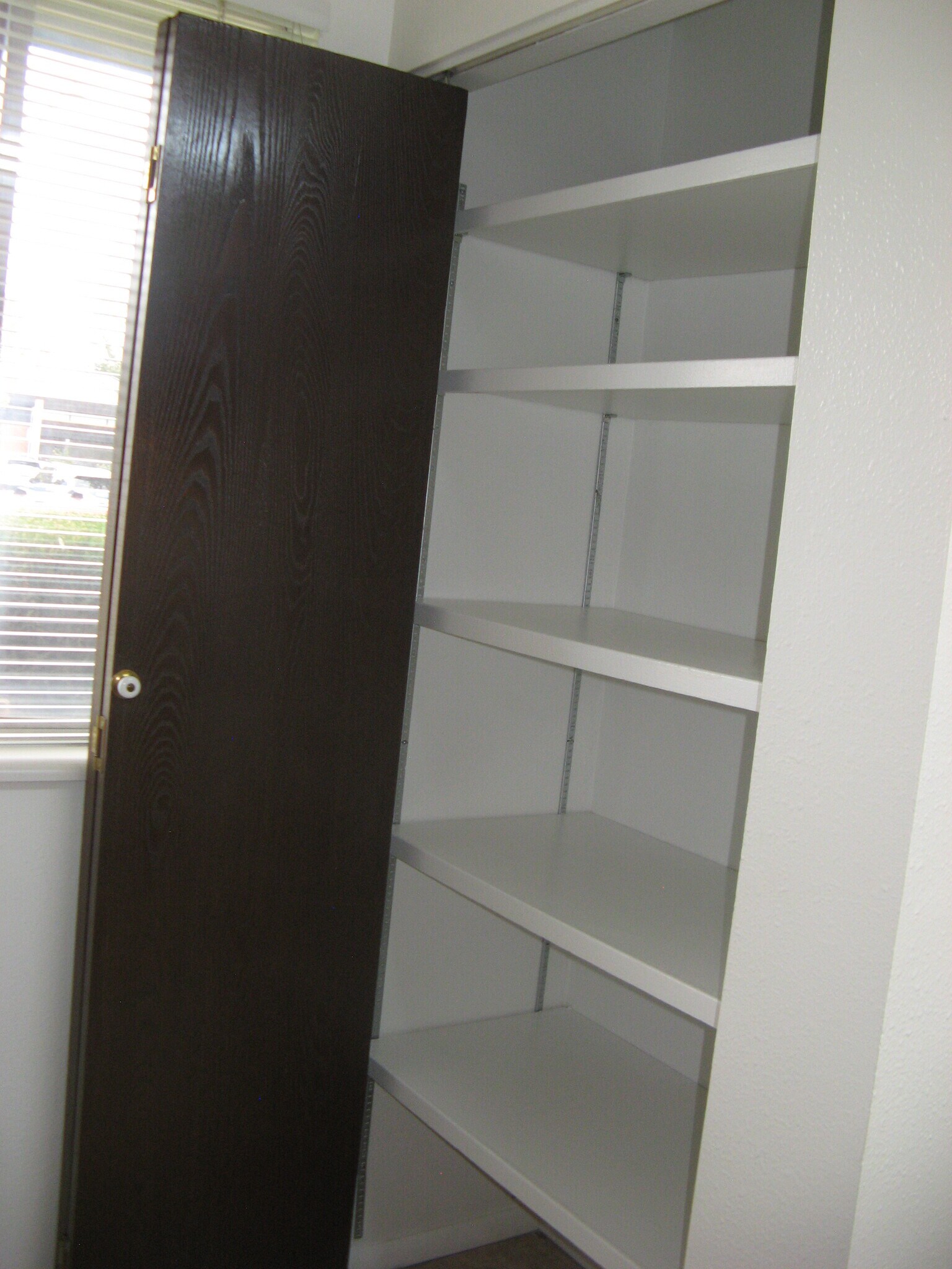 Building Photo - 732 Delaware Ave