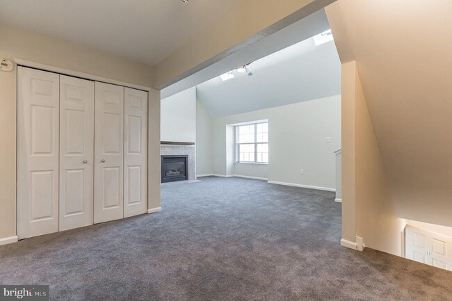 Building Photo - 65 Sandybrook Dr