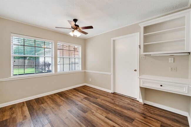 Building Photo - 18111 Shireoak Dr