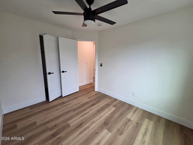 Building Photo - 824 N 11th Ave
