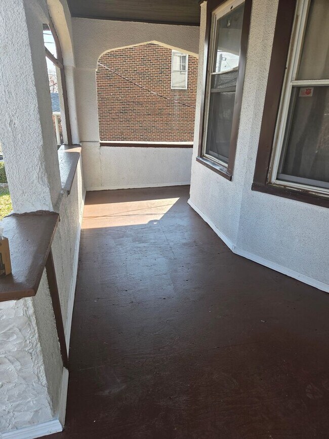 Building Photo - 20-22 Rockland Ter