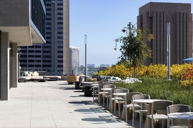 Building Photo - 1011 Union St