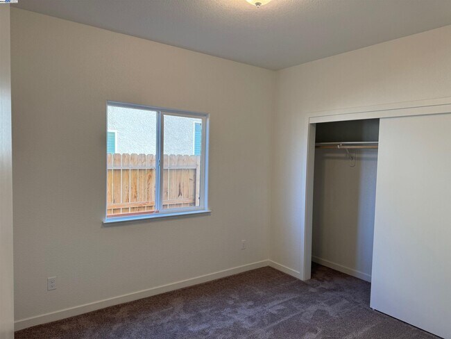 Building Photo - 4671 Irma Dr