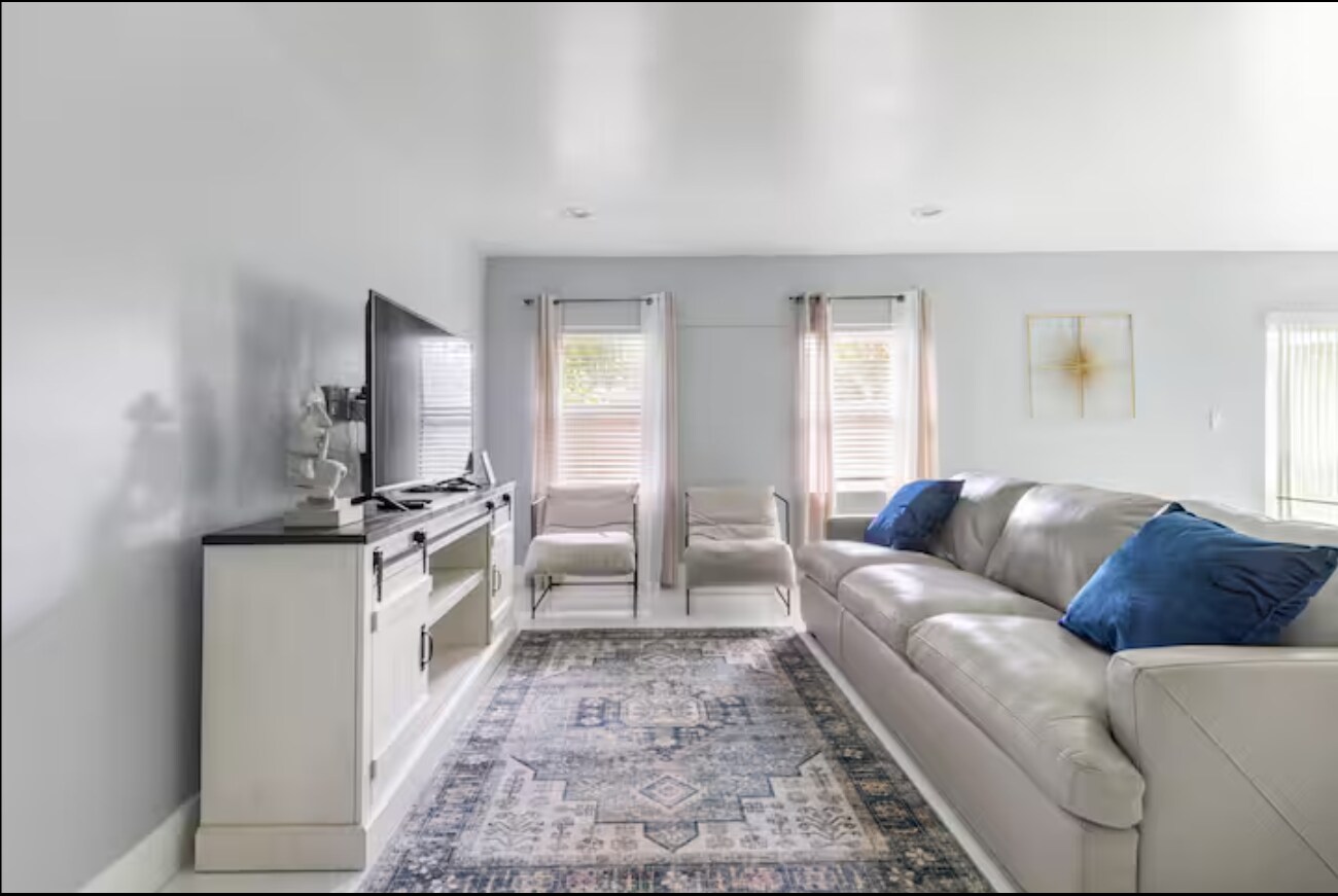 Building Photo - 9371 NW 33rd Pl