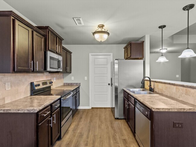 Building Photo - 148 Walkers Hill Rd