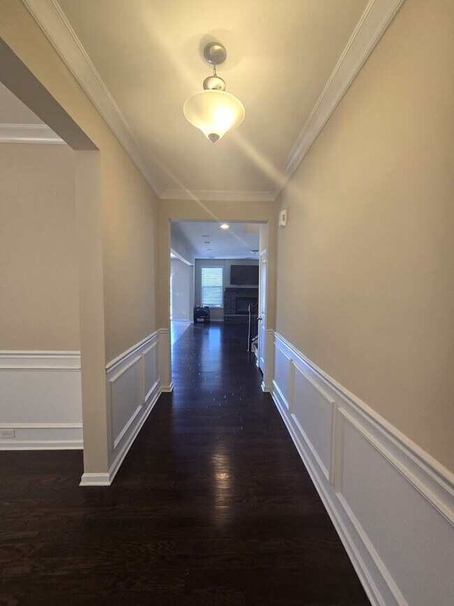 Building Photo - Beautiful Home located in Bridge Pointe Ne...