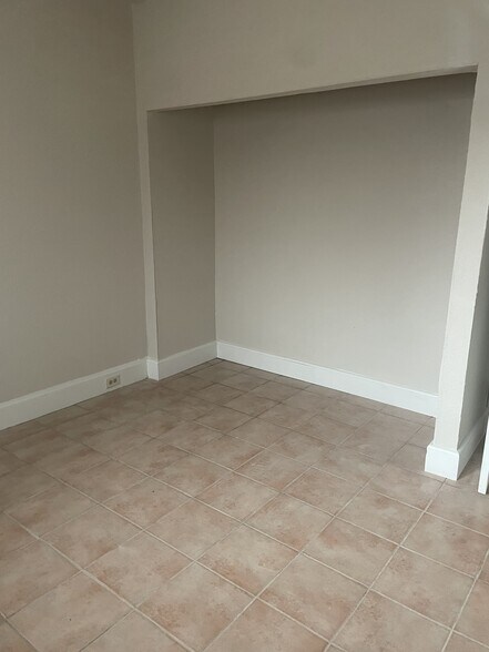 Building Photo - 1839 Ervay Ave