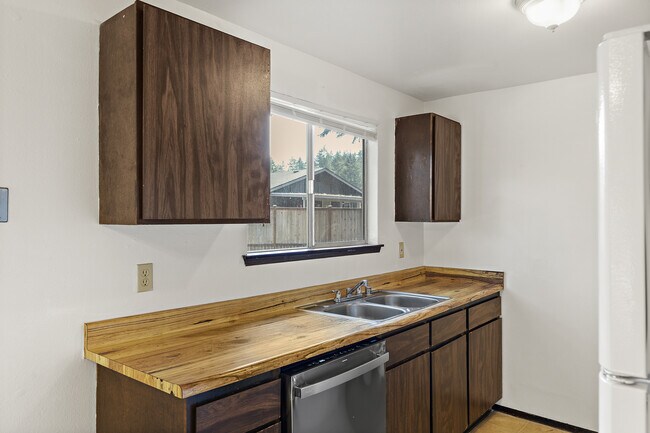 Building Photo - 1507 150th St Ct S
