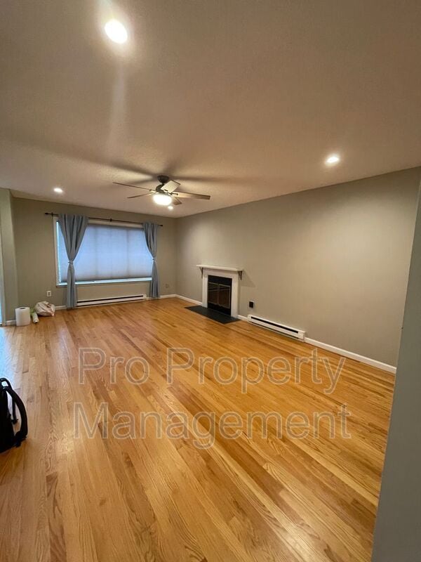 Building Photo - 20 E Pembroke Rd