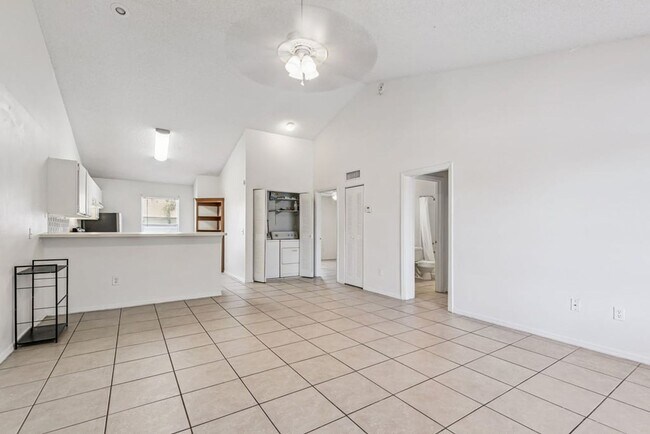 Building Photo - Spacious and Affordable 2/2 Condo In Lancelot at Winter Park