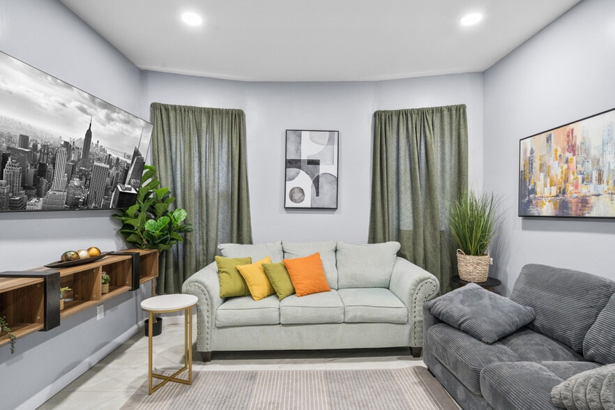 Primary Photo - 20 W 48th St