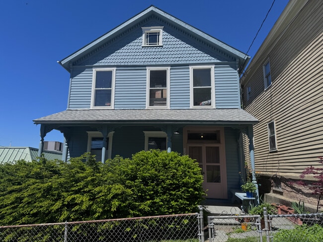 Building Photo - 850 Columbia St