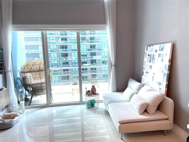 Building Photo - 60 SW 13th St