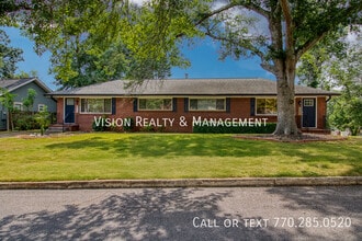 Building Photo - 3447 Pierce St