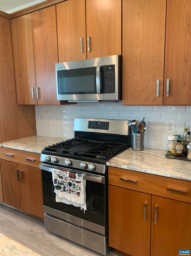 Building Photo - 1515 Knoll Ln