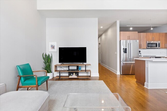 Building Photo - 850 N Lake Shore Dr