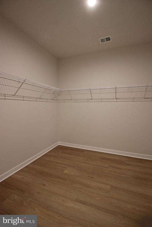 Building Photo - 1669 Bandit Loop